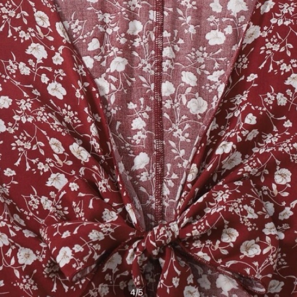 💥SOLD💥Shein flowery tie top - Picture 2 of 4